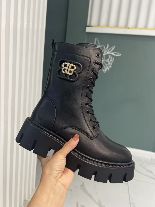 Botki damskie Roz 36-41 / 12 par